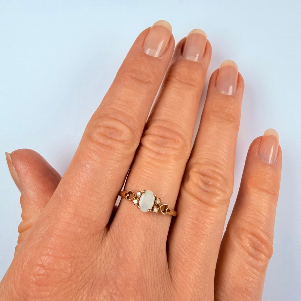 10K Solid Yellow Gold Milky White Opal & Real Diamond Leer Gem Vintage Ring - Picture 8 of 9